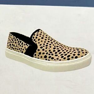 Target Universal Thread animal print sneakers. Size 10.